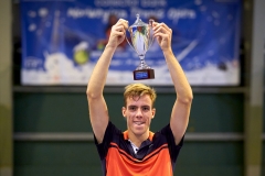 14_9438-Viktor-finale-151030-2048-2